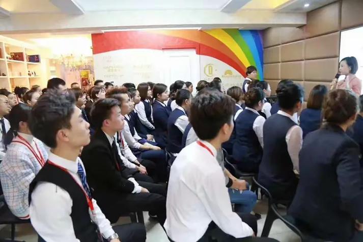 《欧泉美业大家庭期待你的加入》